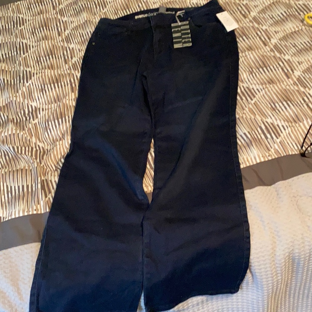 Brand  new Avenue Black Butter Jeans Bootcut size 18A